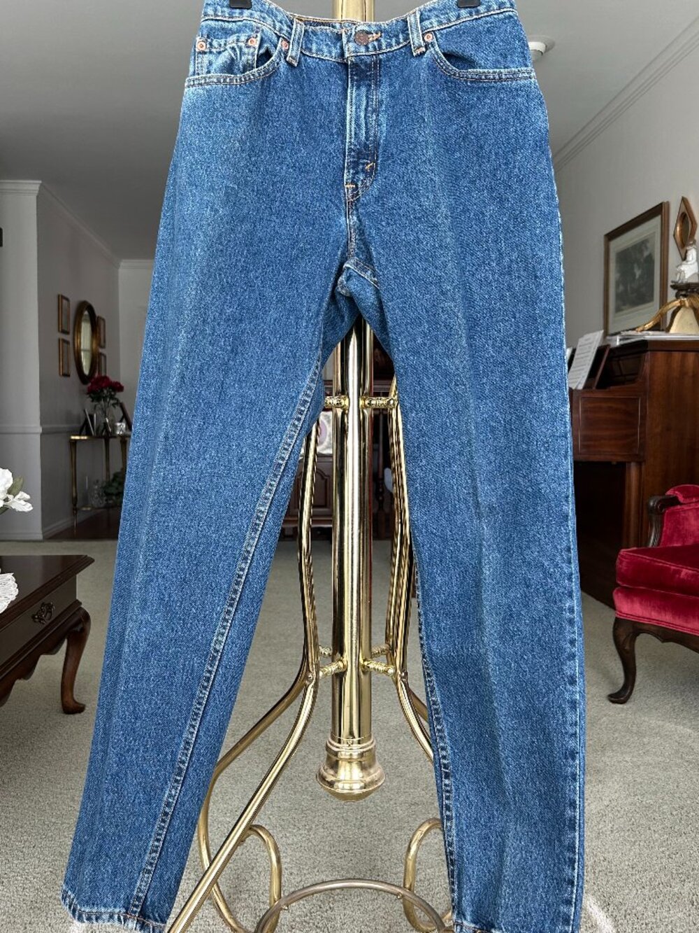 vintage Levi's 550 size 4/6 medium wash made in USA